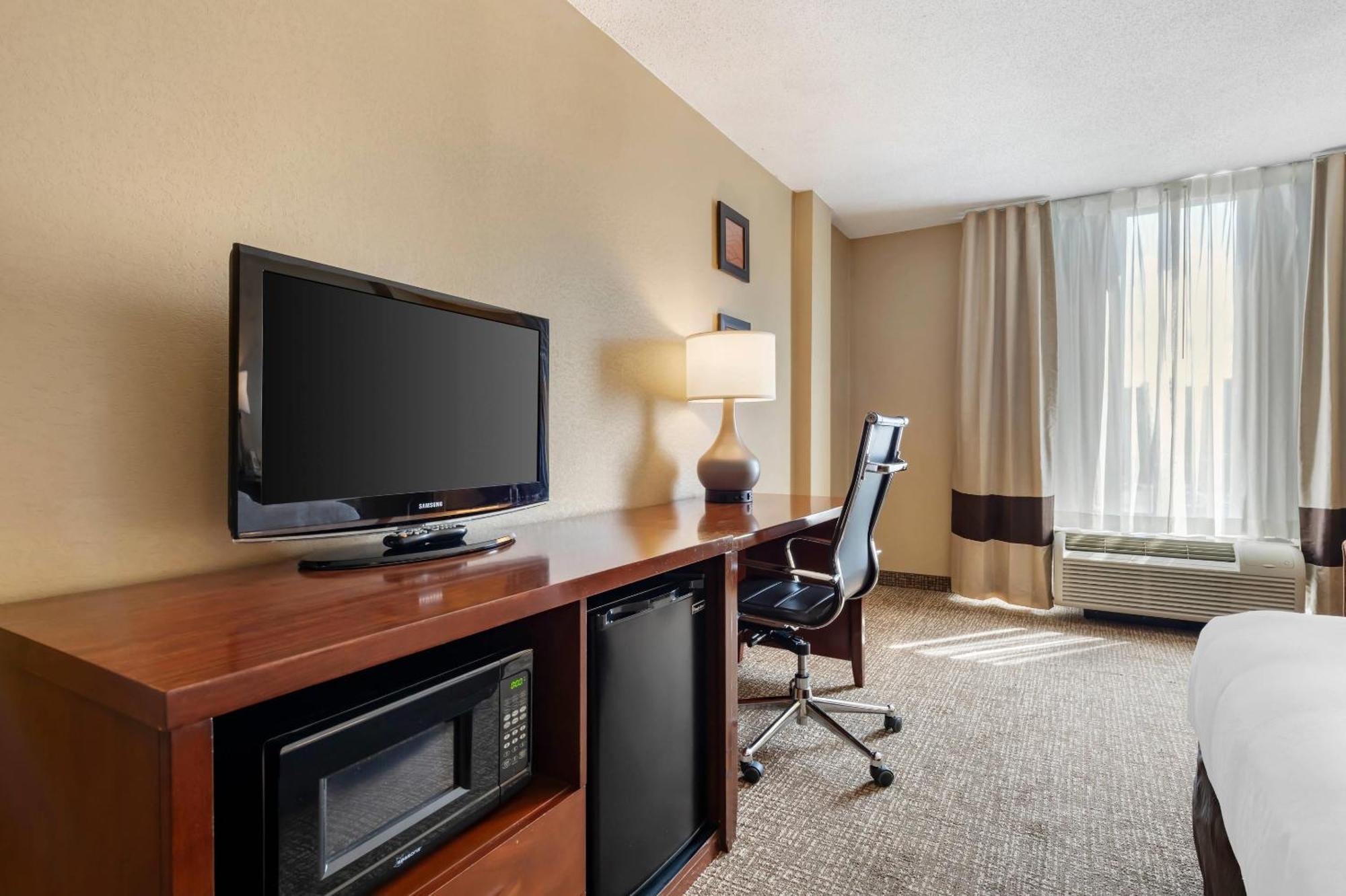 Comfort Msp Airport - Mall Of America 3*